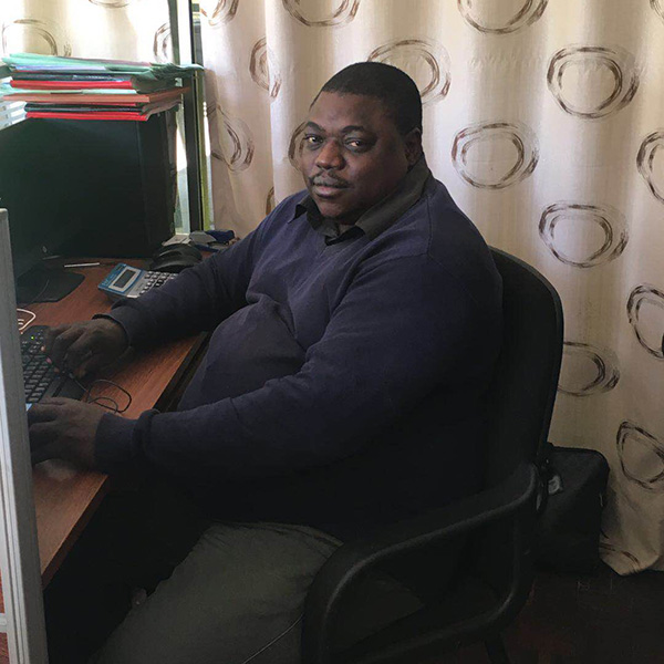 AKUFUNA-Finance-Manager-of-Zambia-Microfinance-Company